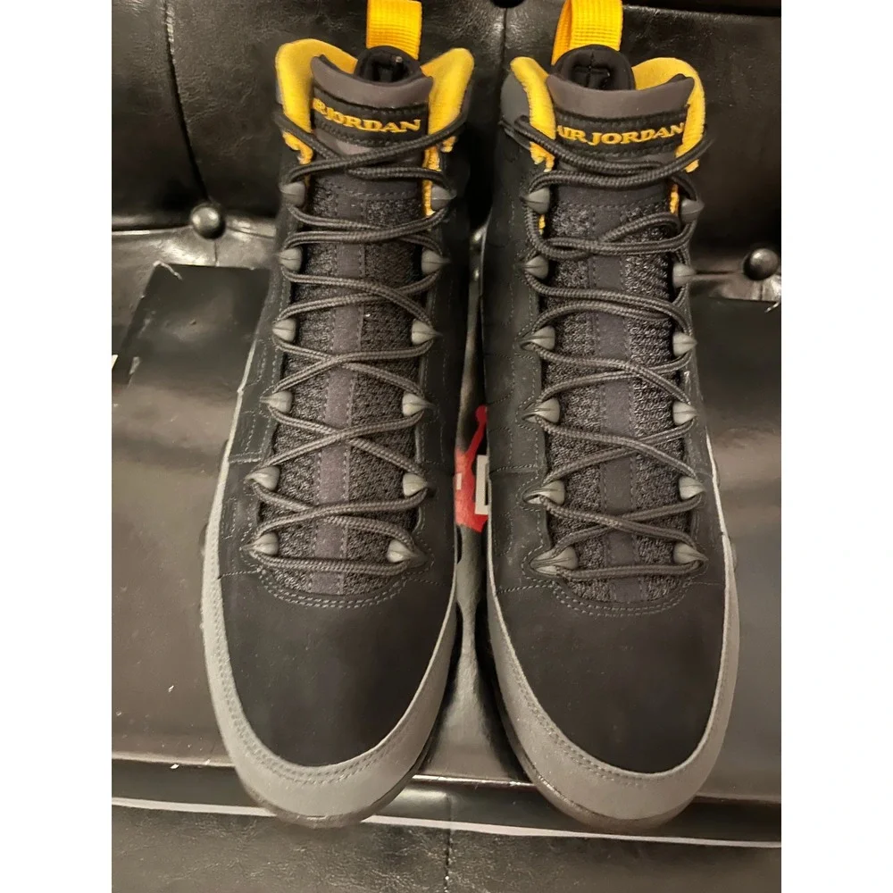 Jordan 9 Retro Dark Charcoal University Gold‎